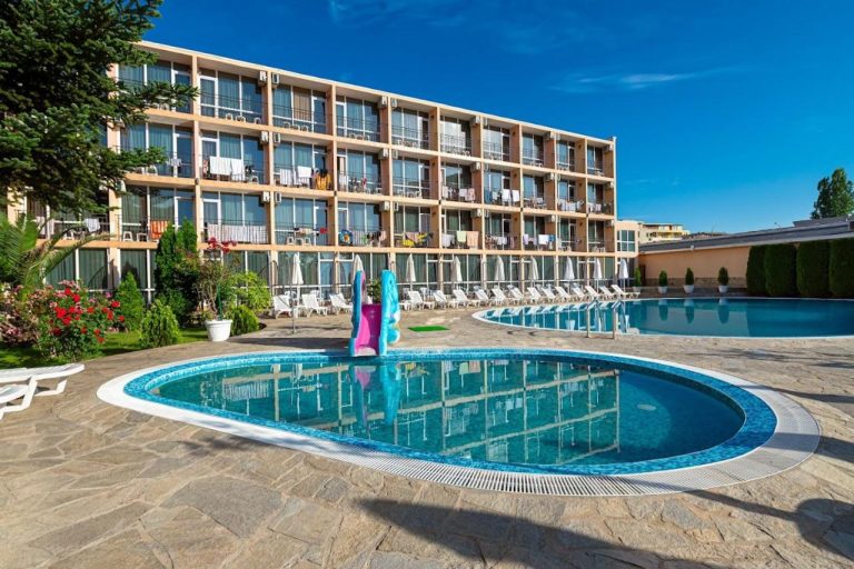 מלון ריוה בורגס - Hotel Riva - All Inclusive
